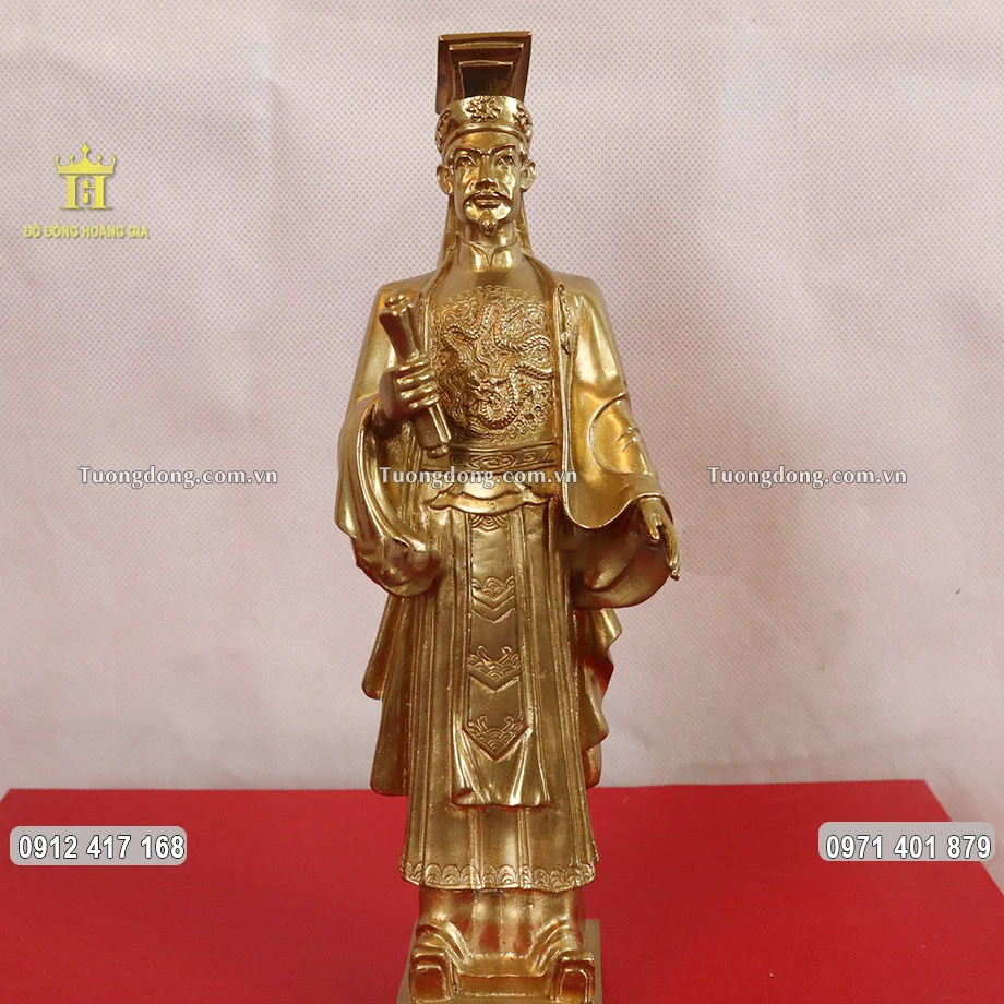 Từng họa tiết hoa văn được chạm khắc sắc nét